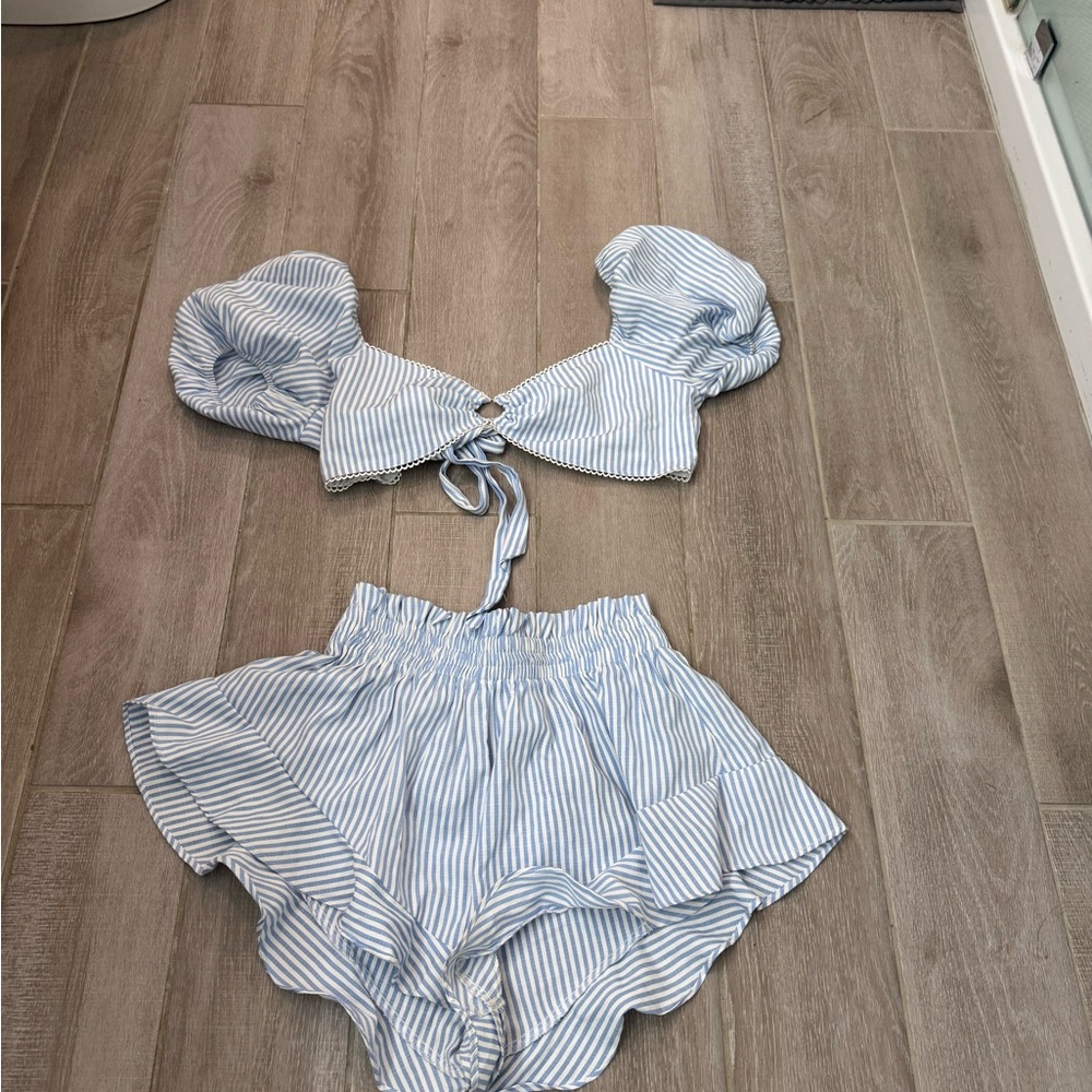 SHEIN Striped cropped top and short matching Set